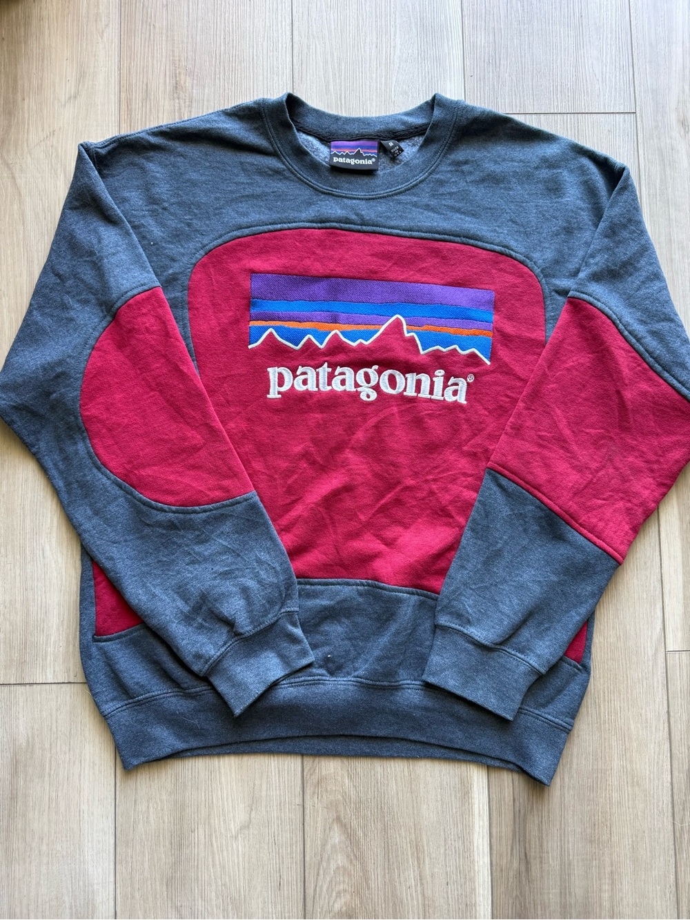 Reworked vintage Patagonia Men's Gray & Red Crewneck with Mountain Logo